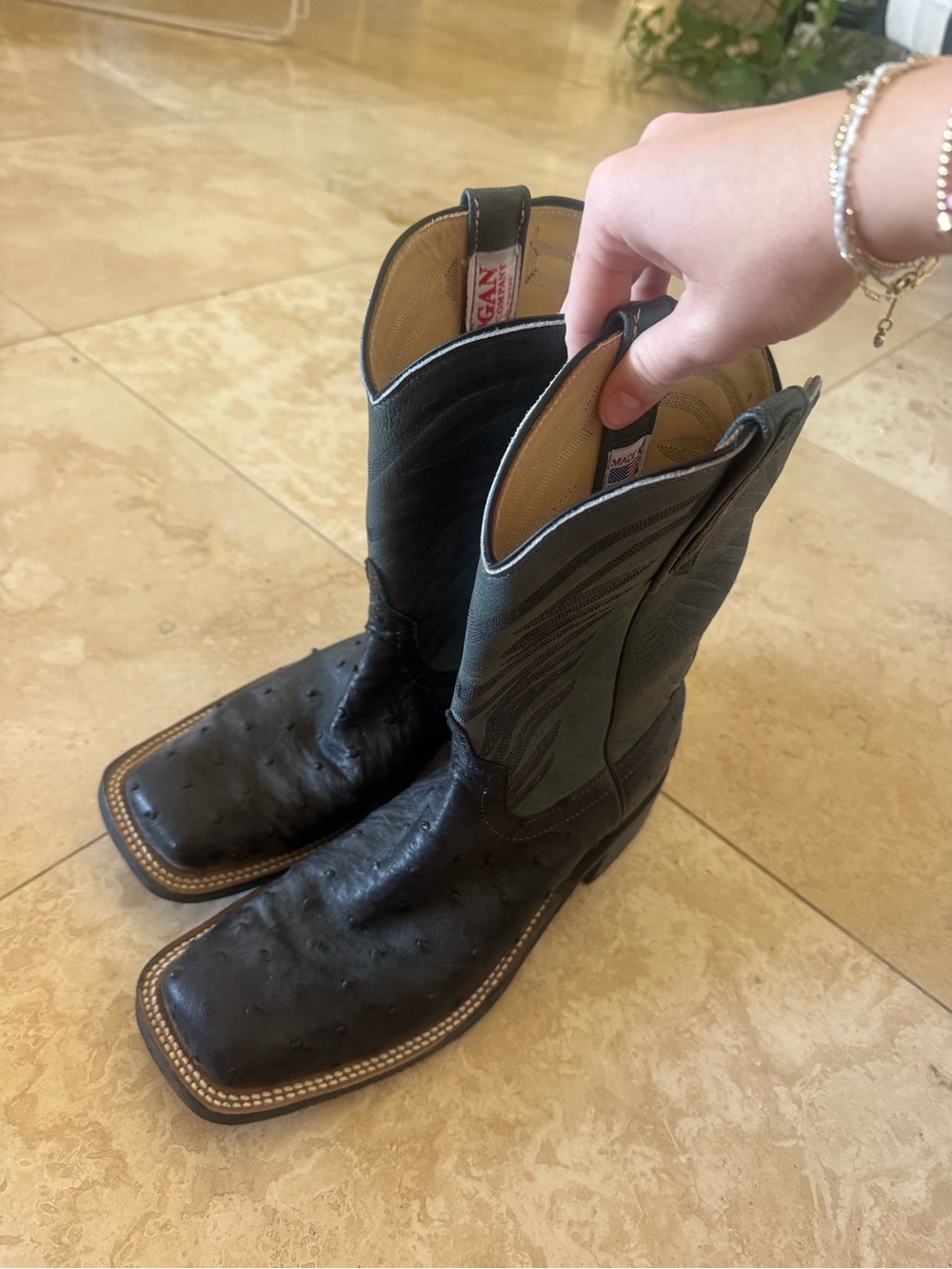 LOGAN BOOT COMPANY Black Ostrich Western Boots/ Men’s 8.5 : Women’s 10